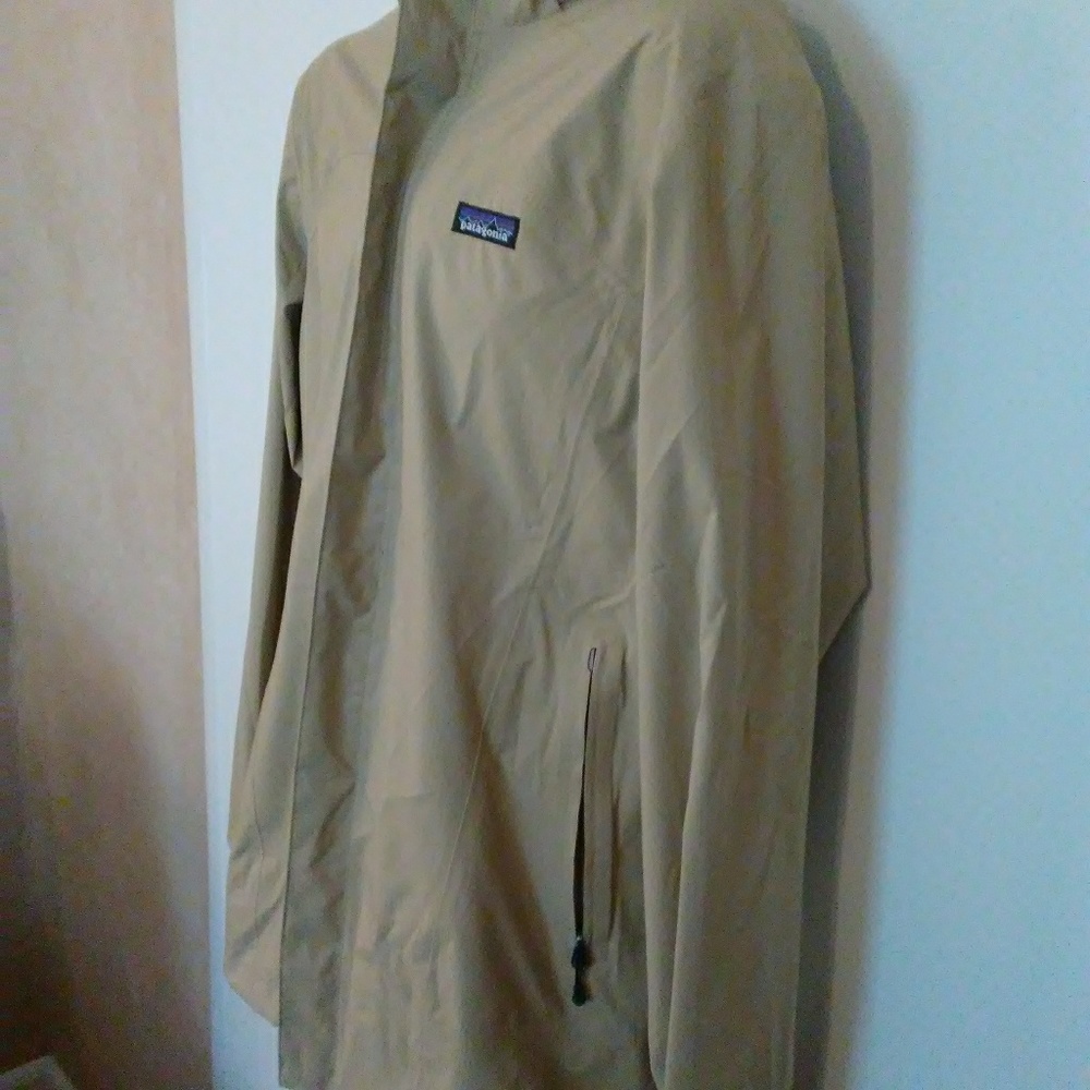 Patagonia men's slim professional windbreaker